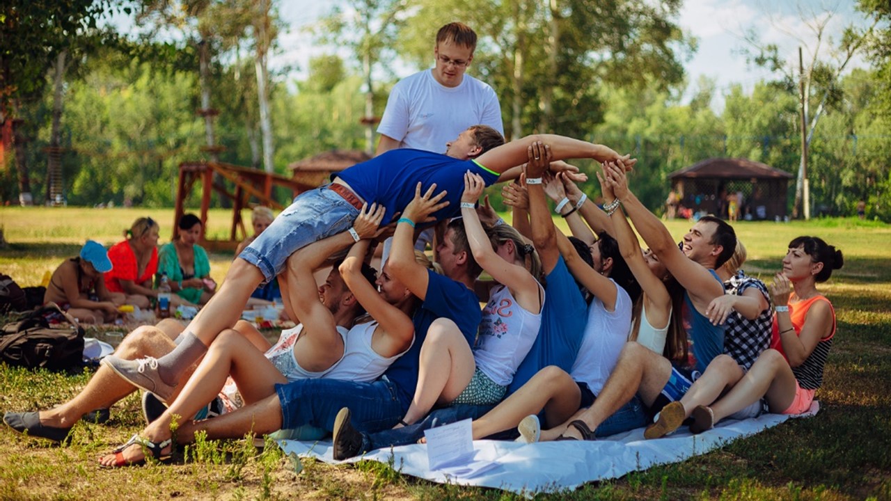 Летний тимбилдинг на природе